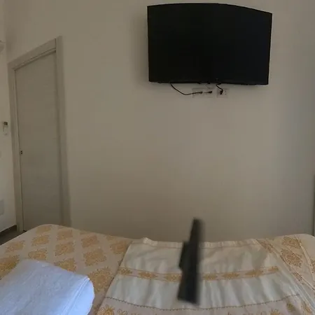 Sant Antioco Yellow With 2 Way Air Con