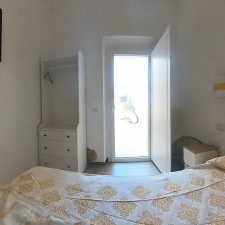 Sant Antioco Yellow Apartment With 2 Way Air Con