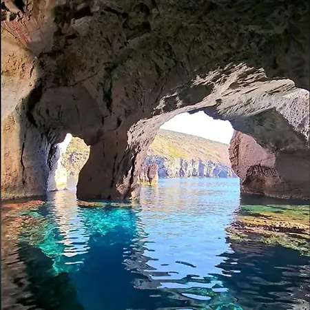 Sant Antioco Yellow With 2 Way Air Con Konukevi 3*