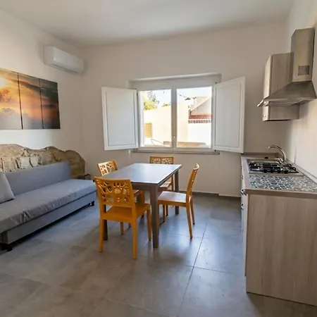 Penzion Private Yellow At Palma De Sols No Shared Living Spaces 3*