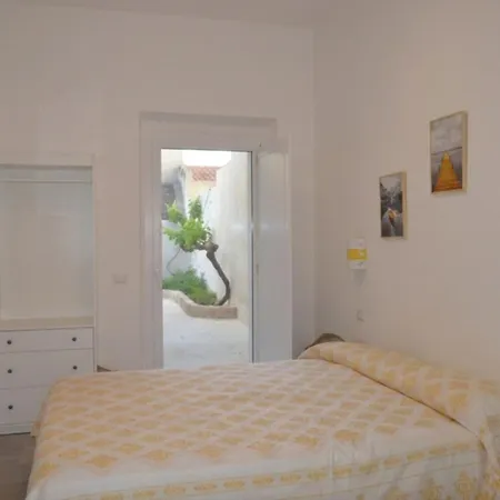 Penzion Private Yellow At Palma De Sols No Shared Living Spaces 3*