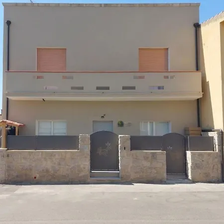 Penzion Private Yellow At Palma De Sols No Shared Living Spaces 3*