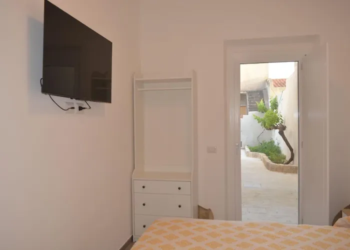 Private Yellow Apartment At Palma De Sols No Shared Living Spaces Pensionat 3*