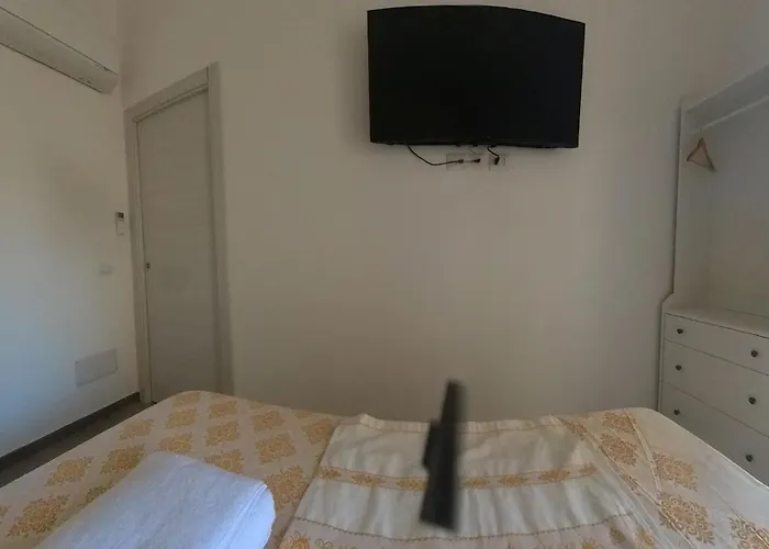 Private Yellow Apartment At Palma De Sols No Shared Living Spaces